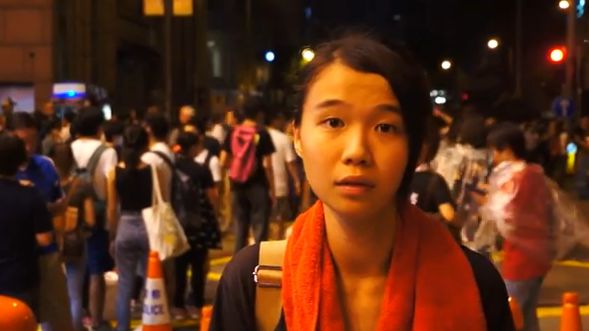 Χονγκ Κονγκ: Το κορίτσι-σύμβολο της επανάστασης της «ομπρέλας»